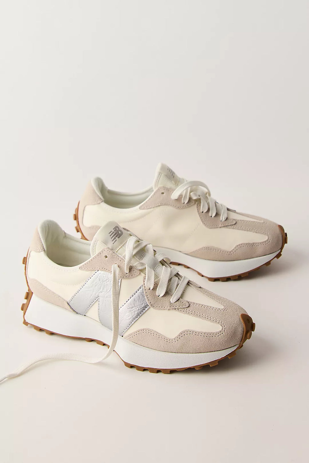 New Balance 327 Sneakers